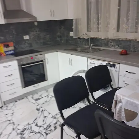 Hatija 3 Bed Lejlighed *